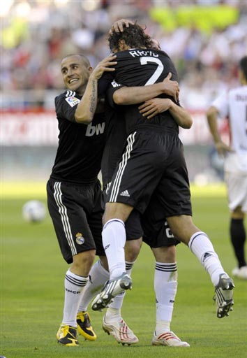 她在每场比 她在每场比