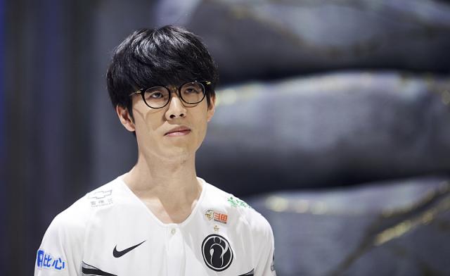 王欣然的前 王欣然的前