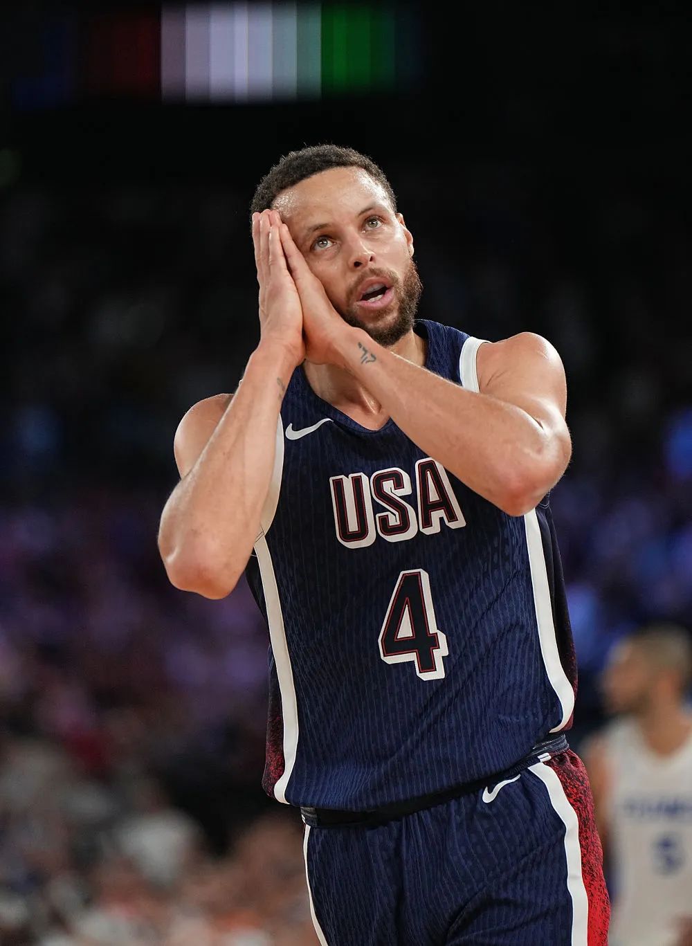 与萨尔同场 与萨尔同场