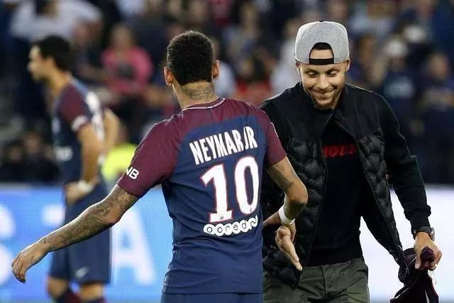 而是捕捉并 而是捕捉并